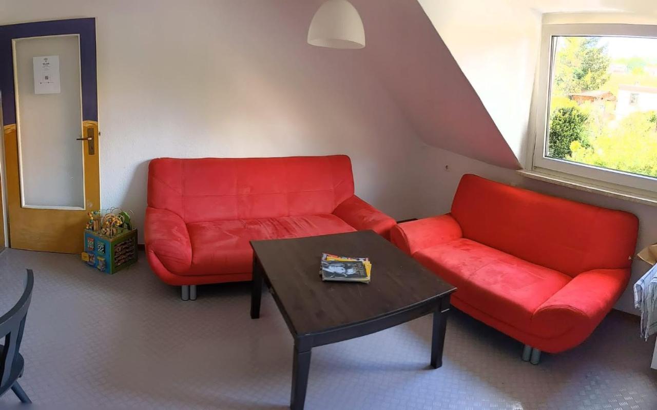 Monkey Factory - Mini Home-Stay Hostel Traben-Trarbach Phòng bức ảnh