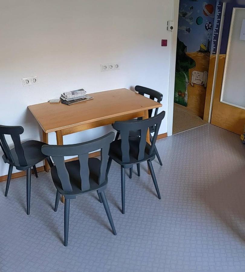 Monkey Factory - Mini Home-Stay Hostel Traben-Trarbach Ngoại thất bức ảnh