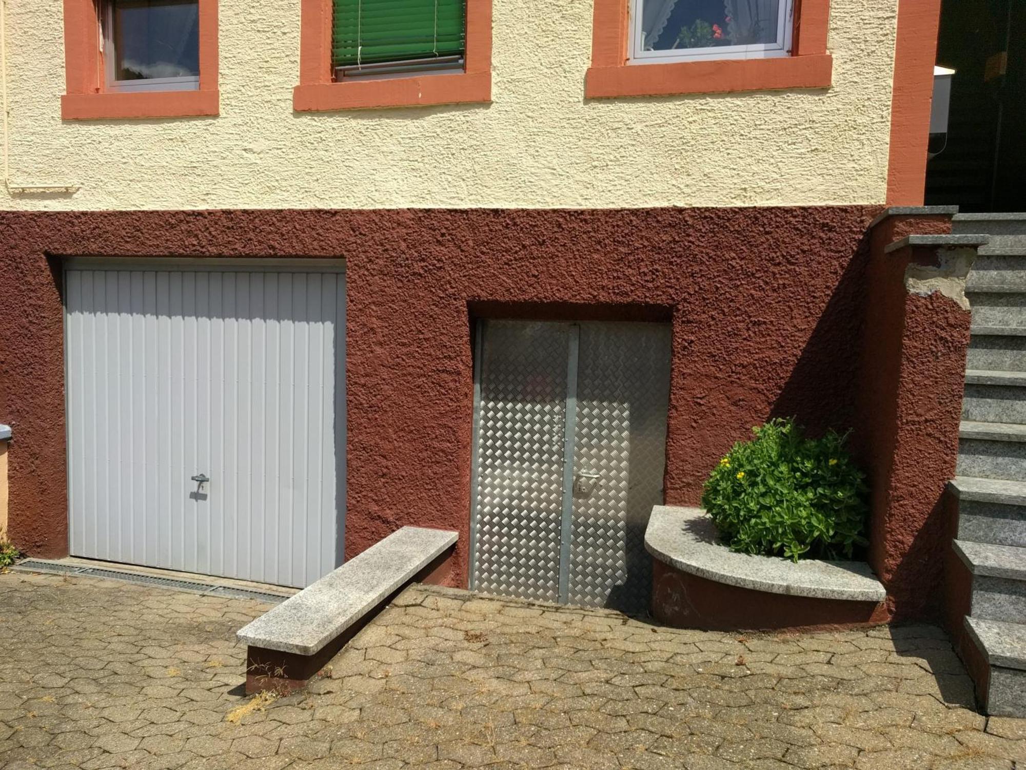 Monkey Factory - Mini Home-Stay Hostel Traben-Trarbach Ngoại thất bức ảnh