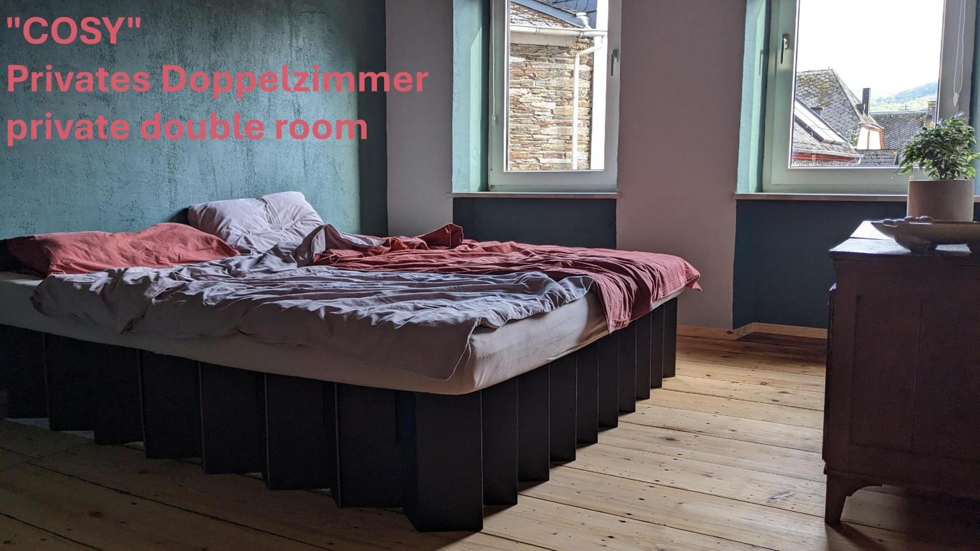Monkey Factory - Mini Home-Stay Hostel Traben-Trarbach Ngoại thất bức ảnh
